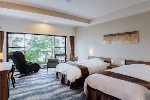 部屋面積：40㎡／最大定員：3名(ツイン+エキストラベッド) 本館 洋室 デラックス