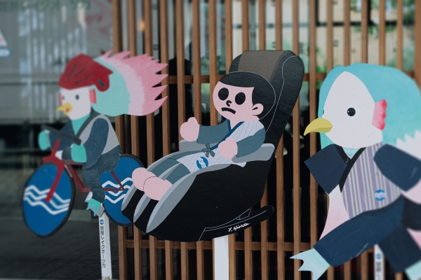 オリジナル飛び出し坊やがお出迎え