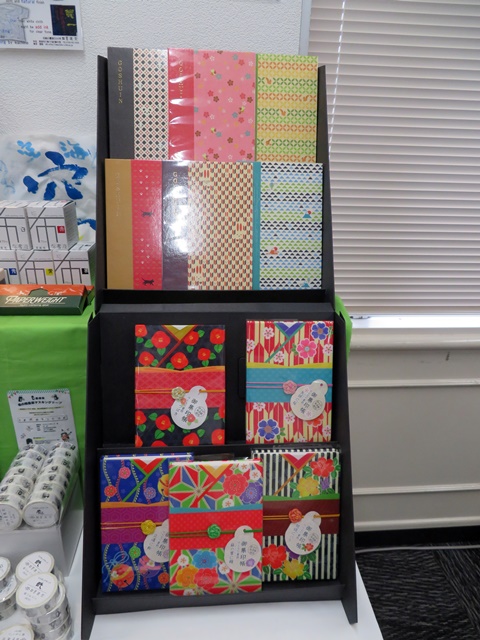 御朱印だけでなく、自分で仕上げた印の記録や絵日記にも。和紙「朱印帳」墨運堂