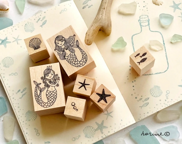 horime tougei 「ラバースタンプ」(マーメイド ：右・左２ヒレ)各880円 ／(貝、ヒトデ、サカナ、泡など)各495円