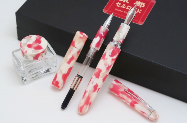 京都セルロイド（万年筆）カラー：サクラ