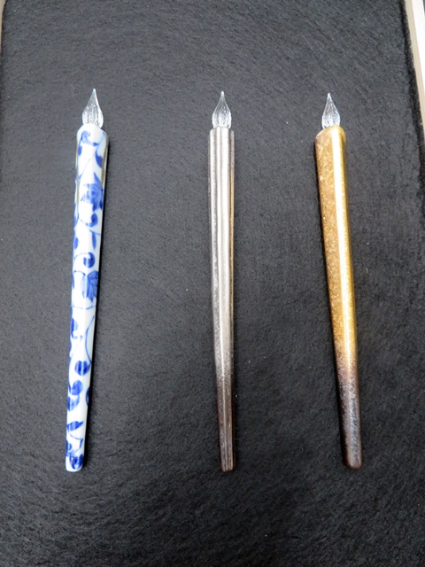 有田焼「染付花唐草紋 三角ガラスペン」「銀塗り しのぎガラスペン」「金塗り　三角ガラスペン」HIZEN5