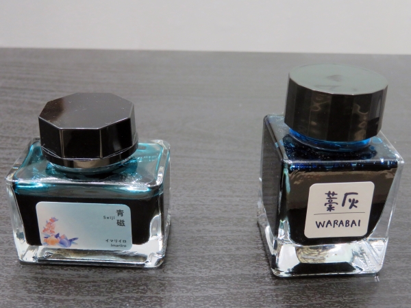 伊万里焼の青磁をイメージしたインク イマリイロ「青磁」と陶工たちが理想の土を求め、たどりついた唐津。カラツイロは、そんな唐津焼の故郷、唐津を知って欲しいという思いが詰まったインク「藁灰（WARABAI）」HIZEN5