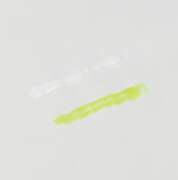 液状のりの色の変化