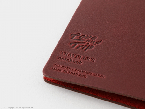 背面には「LOVE AND TRIP」のロゴを刻印
